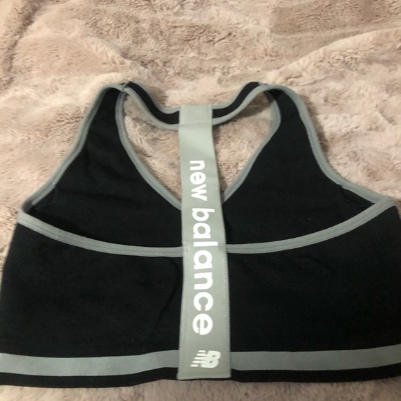 Under Armour sports Bra. SEAMLESS!!! - Picture 2 of 5